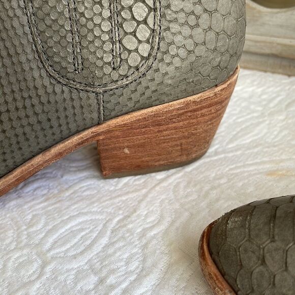 Joie Barlow Snakeskin Ankle Booties - 37 - Good Condition - Picture 14 of 16